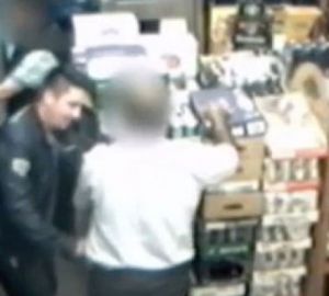 Владелец магазина ' помещены в транс гипнотизер ' во время кражи в Северном Лондоне
