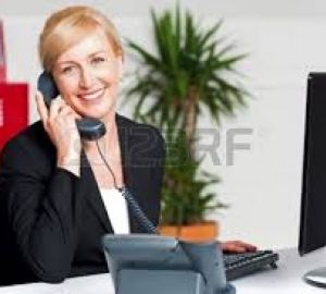 Rollenspiel - Sekretärin und Kunde am Telefon