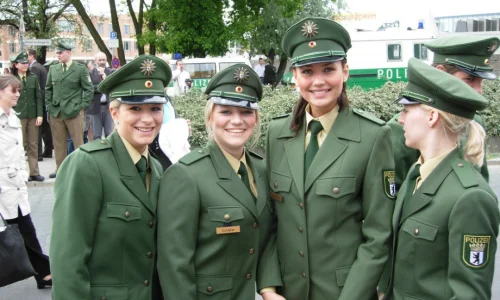les-filles-dans-l-armee