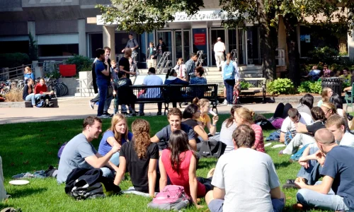 rolevaa-igra-zizn-universiteta