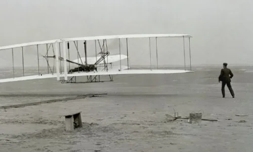 fei-ji-cao-zuo-zhong-de-jiao-se