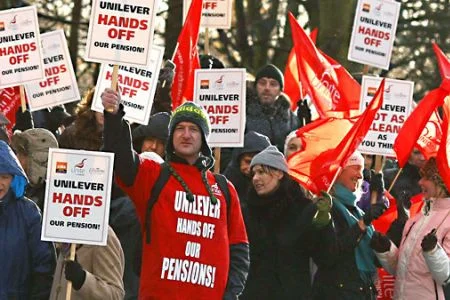 zabastovki-i-vyhody-blokirovki