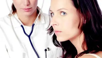 Juego-de-roles-un-medico-y-un-paciente-hipocondriaco