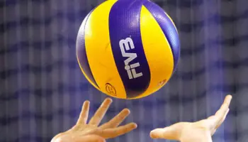 Volleyball-spielen